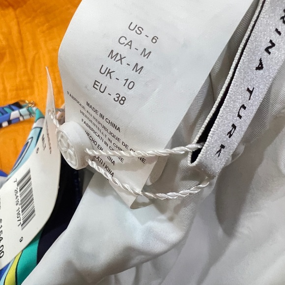 Trina Turk Ipanema Plunge Tropical Halter One Piece Swimsuit Bathing Suit Size 6 - Picture 10 of 10